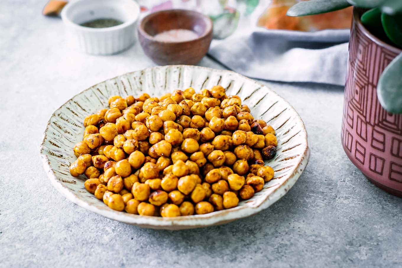 spicy-roasted-chickpeas-recipe