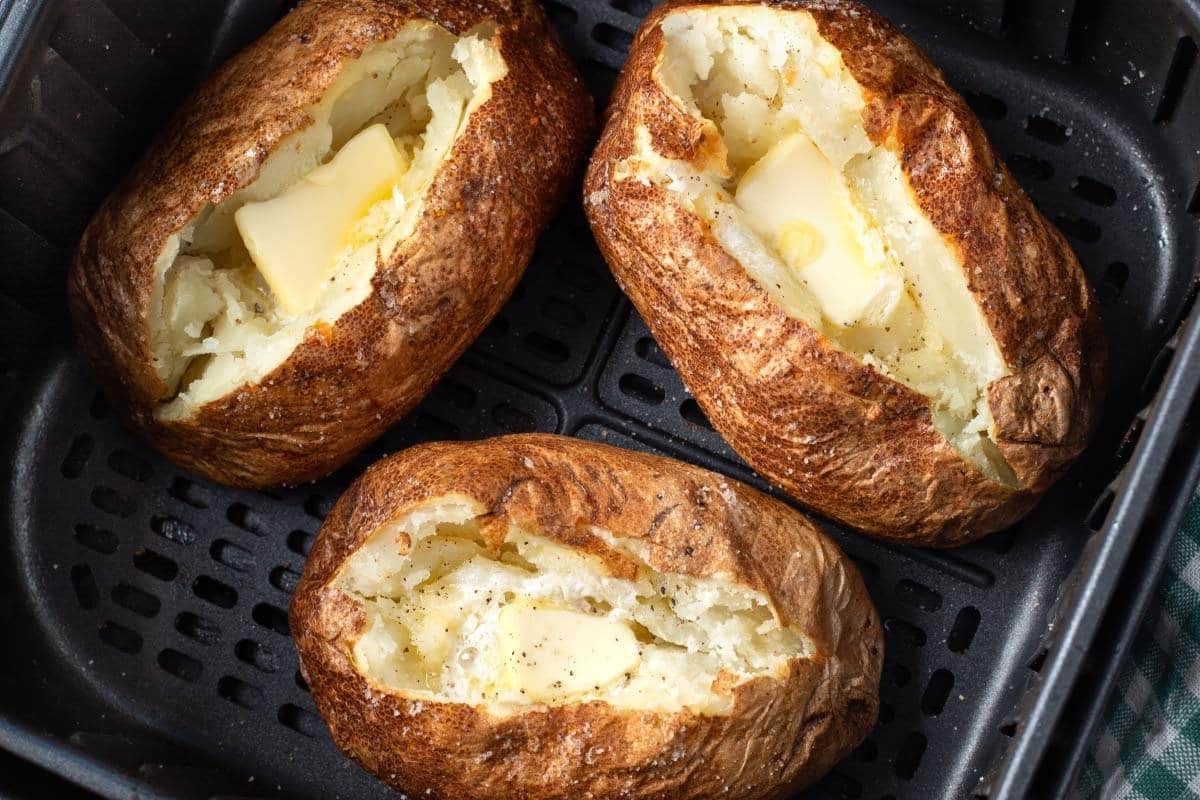 air-fryer-baked-potatoes-recipe
