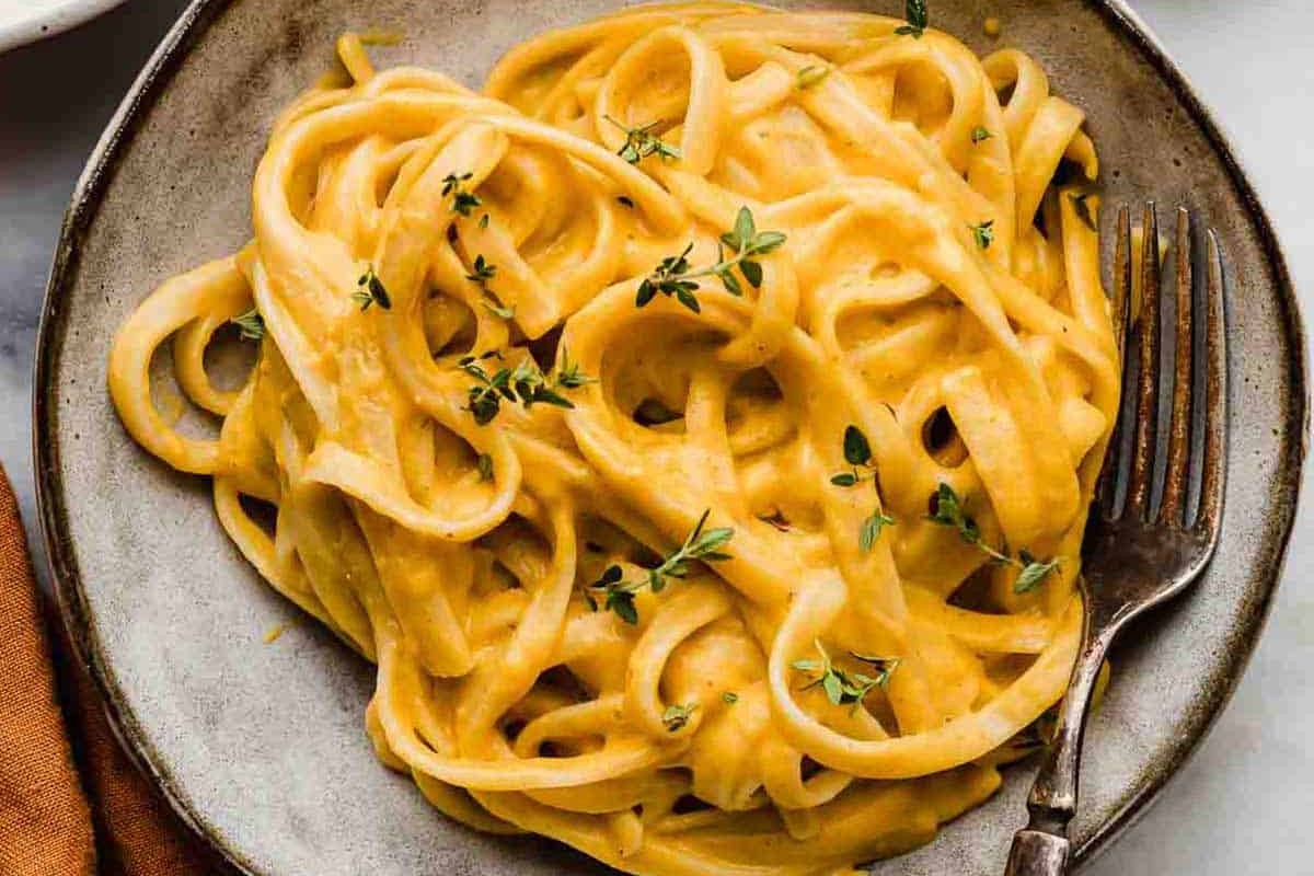 butternut-squash-vegan-alfredo-pasta-recipe