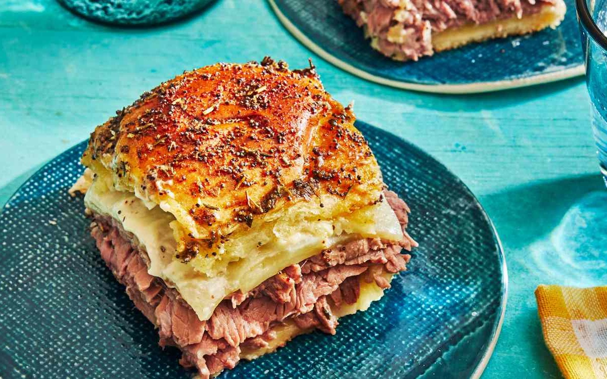 hawaiian-roll-roast-beef-and-cheese-sandwiches-recipe