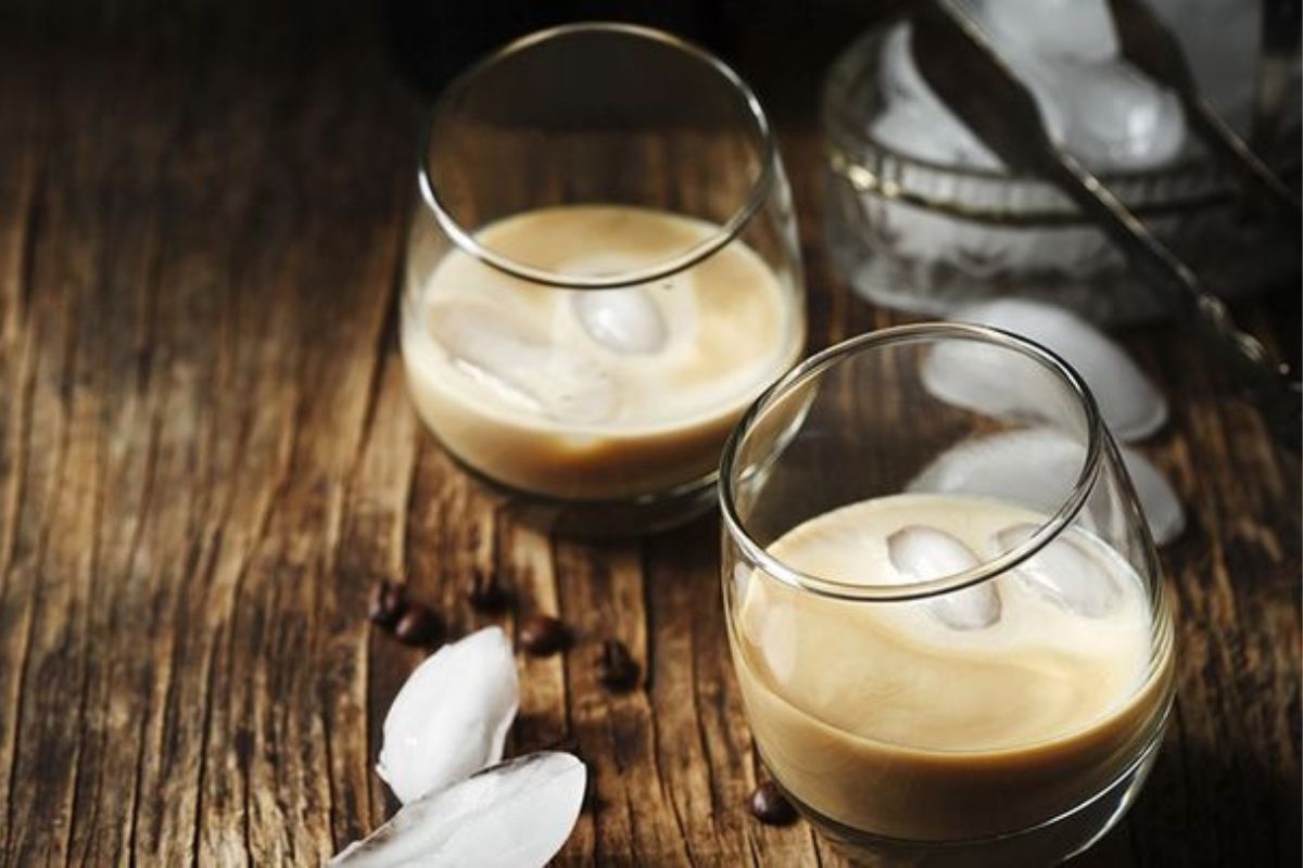 irish-cream-and-whiskey-cocktail-recipe