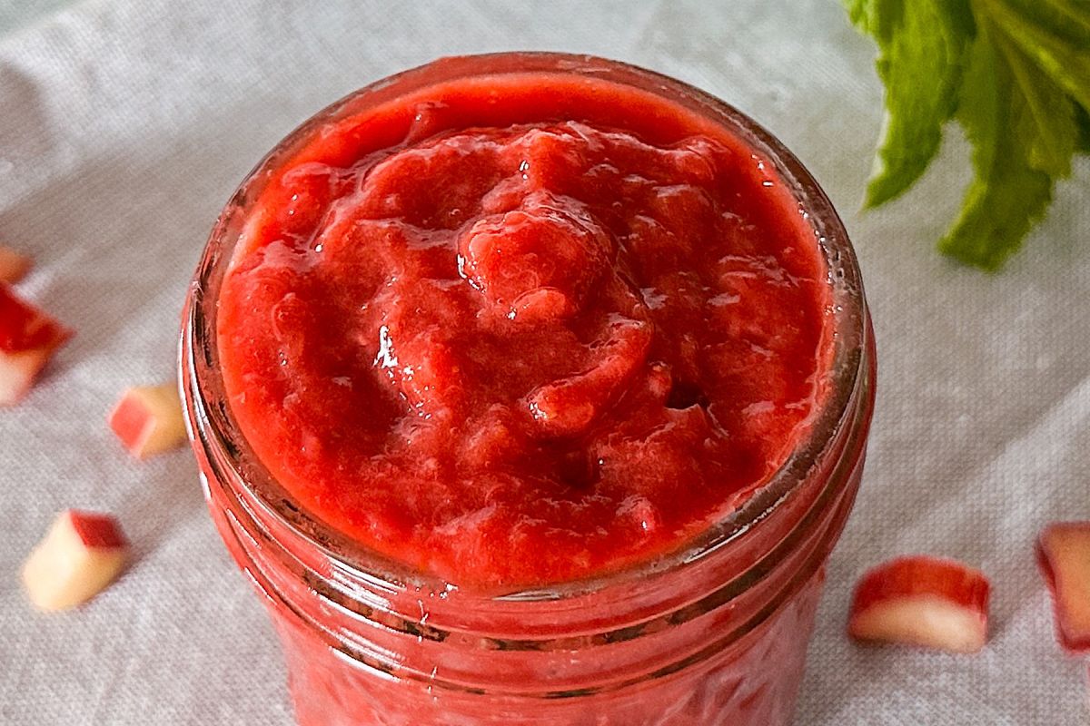strawberry-rhubarb-sauce-recipe