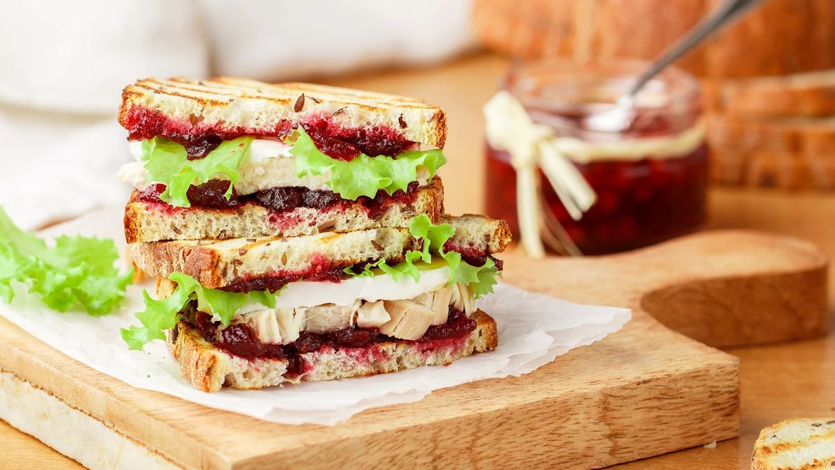 turkey-sandwiches-with-cranberry-sauce-recipe